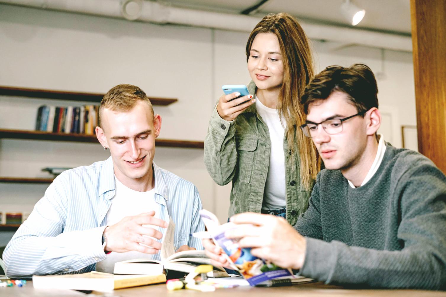 Организация работы через онлайн-платформы